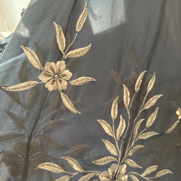 Dress - Picture 3 of 3